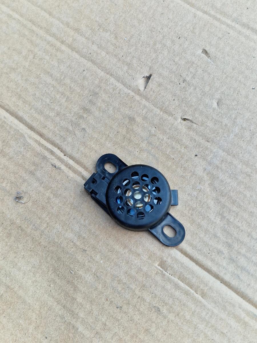 Difuzor senzor de parcare PDC fata VOLKSWAGEN PASSAT 365 2010 - 2014 2.0 TDi BlueMotion CFFB 8E0919279