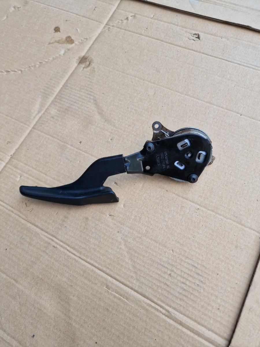 Ansamblu reglaj scaun dreapta VOLKSWAGEN PASSAT 365 2010 - 2014 2.0 TDi BlueMotion CFFB 8T0881254