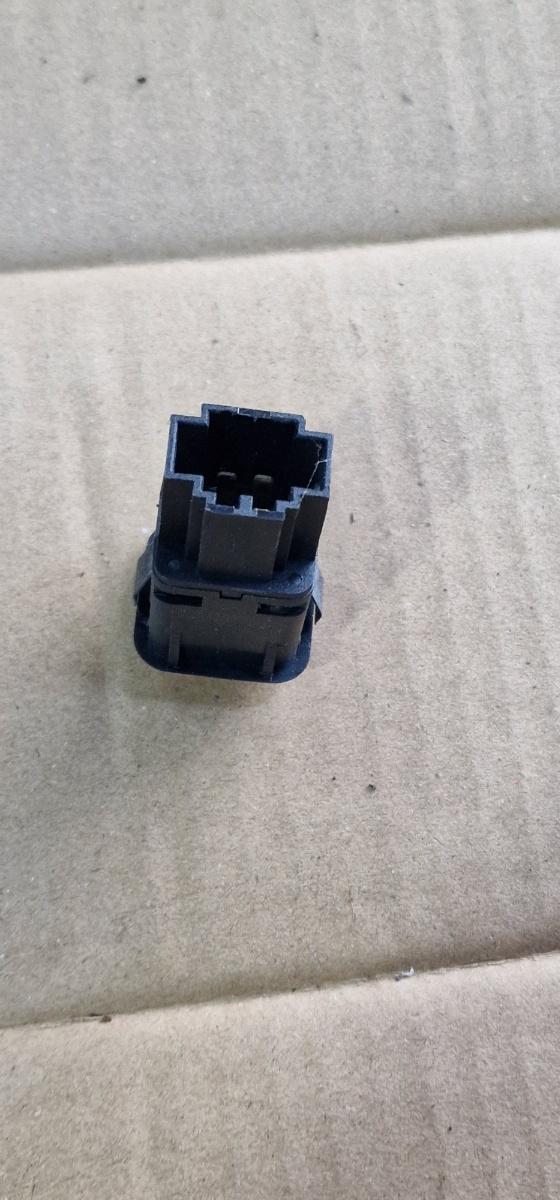 Buton deschidere usita rezervor VOLKSWAGEN GOLF IV Variant 1J5 1999 - 2006 1.9 TDI ATD, AXR 3B0959833A