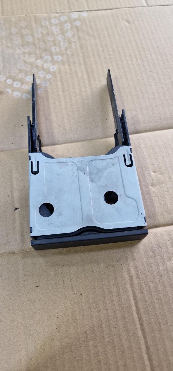 Suport pahare spate VOLKSWAGEN GOLF IV Variant 1J5 1999 - 2006 1.9 TDI ATD, AXR 1J0862533D
