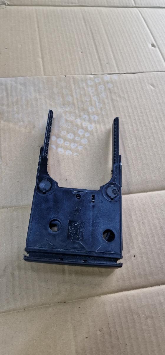 Suport pahare spate VOLKSWAGEN GOLF IV Variant 1J5 1999 - 2006 1.9 TDI ATD, AXR 1J0862533D