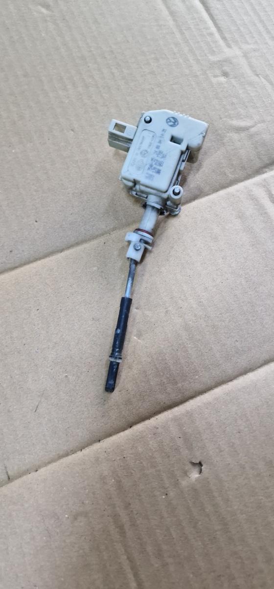 Motoras blocare usita rezervor combustibil VOLKSWAGEN GOLF IV Variant 1J5 1999 - 2006 1.9 TDI ATD, AXR 1J0810773B