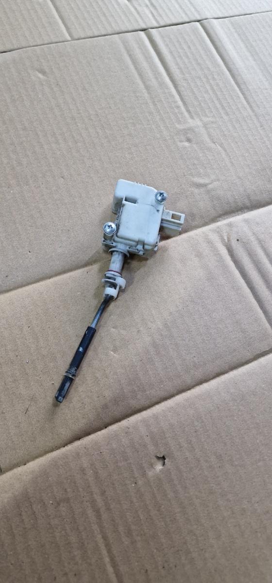 Motoras blocare usita rezervor combustibil VOLKSWAGEN GOLF IV Variant 1J5 1999 - 2006 1.9 TDI ATD, AXR 1J0810773B