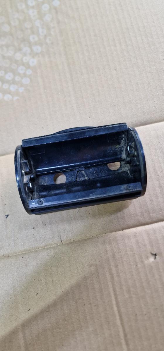 Scrumiera (spate) VOLKSWAGEN GOLF IV Variant 1J5 1999 - 2006 1.9 TDI ATD, AXR 1J0857962H