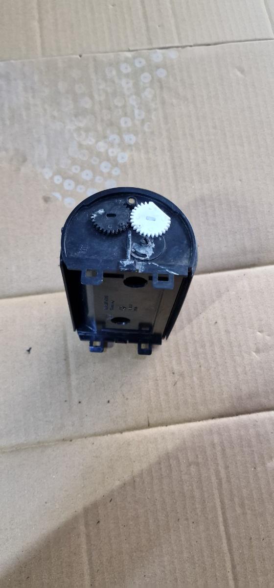 Scrumiera (spate) VOLKSWAGEN GOLF IV Variant 1J5 1999 - 2006 1.9 TDI ATD, AXR 1J0857962H