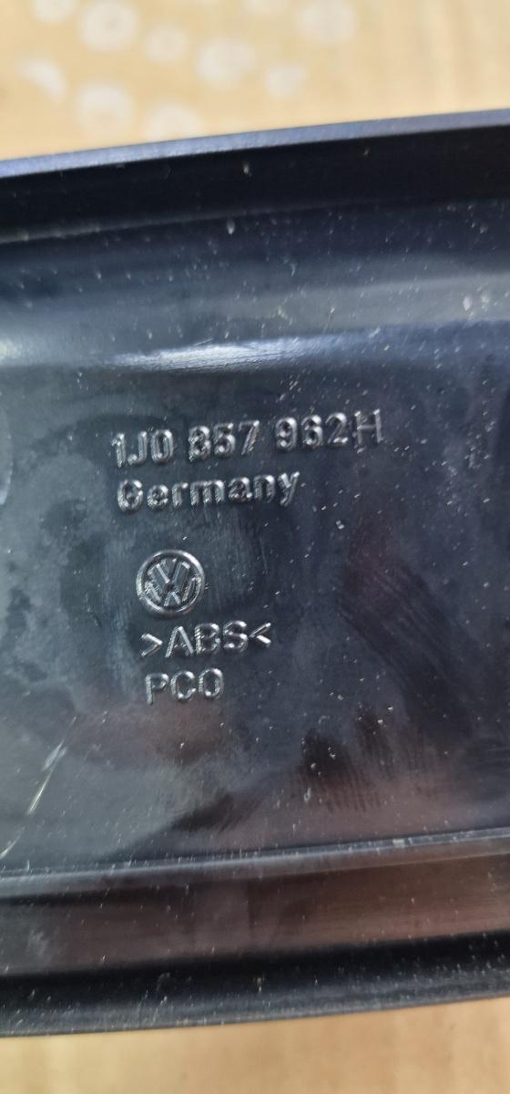 Scrumiera (spate) VOLKSWAGEN GOLF IV Variant 1J5 1999 - 2006 1.9 TDI ATD, AXR 1J0857962H