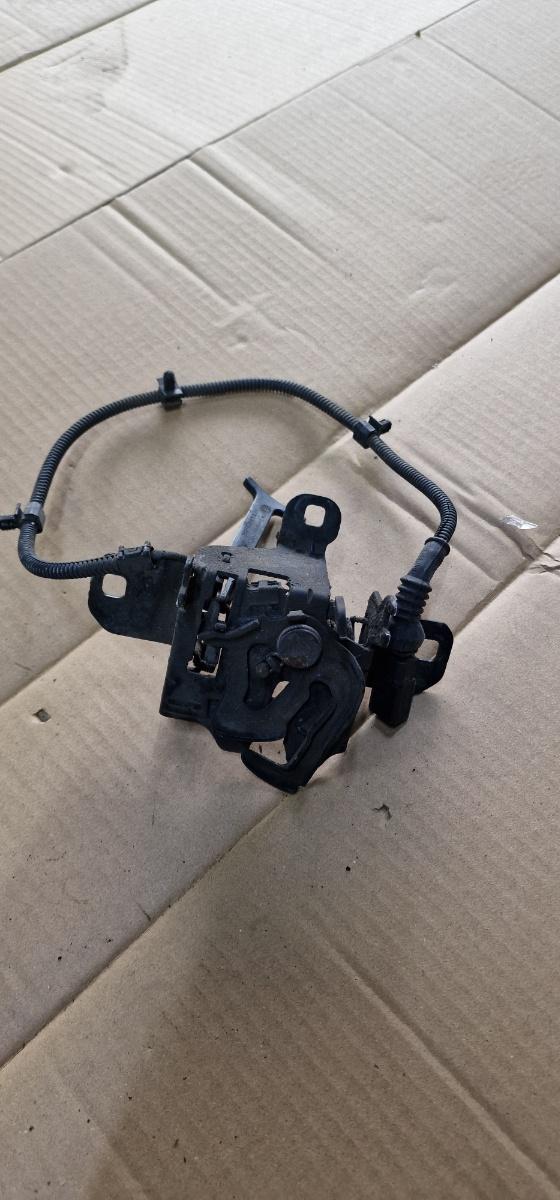 Inchizatoare capota motor VOLKSWAGEN GOLF IV Variant 1J5 1999 - 2006 1.9 TDI ATD, AXR 1J0823509C