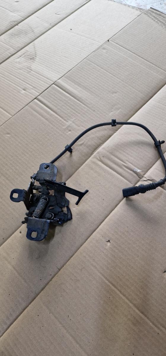 Inchizatoare capota motor VOLKSWAGEN GOLF IV Variant 1J5 1999 - 2006 1.9 TDI ATD, AXR 1J0823509C