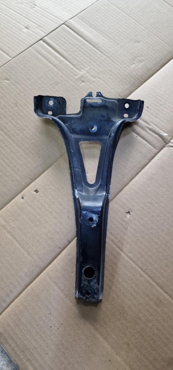 Intaritura broasca capota motor VOLKSWAGEN GOLF IV Variant 1J5 1999 - 2006 1.9 TDI ATD, AXR 1J0805569B