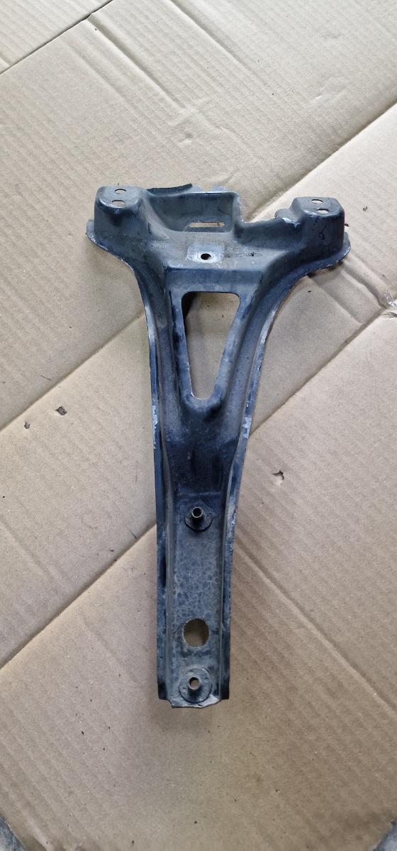 Intaritura broasca capota motor VOLKSWAGEN GOLF IV Variant 1J5 1999 - 2006 1.9 TDI ATD, AXR 1J0805569B
