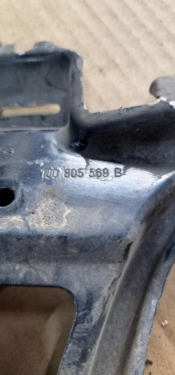 Intaritura broasca capota motor VOLKSWAGEN GOLF IV Variant 1J5 1999 - 2006 1.9 TDI ATD, AXR 1J0805569B