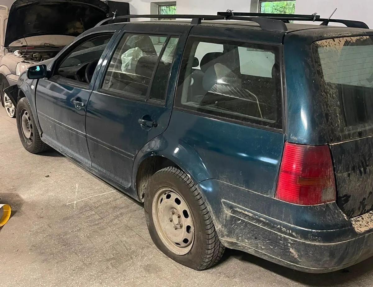 Dezmembrez VOLKSWAGEN GOLF IV Variant 1J5 2002 1.9 TDI ALH 66KW|90HP