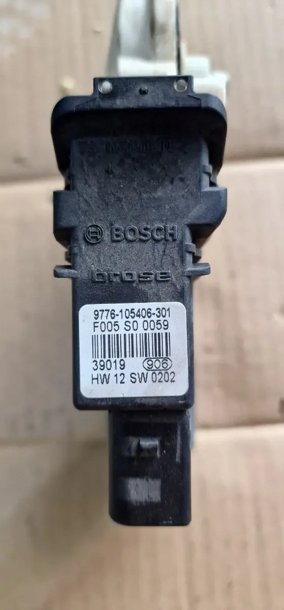Motoras geam stanga spate VOLKSWAGEN GOLF IV Variant 1J5 1999 - 2006 1.9 TDI ATD, AXR 9776-105406-301 1C0959811A