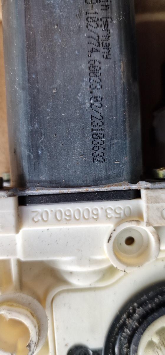 Motoras geam stanga spate VOLKSWAGEN GOLF IV Variant 1J5 1999 - 2006 1.9 TDI ATD, AXR 9776-105406-301 1C0959811A