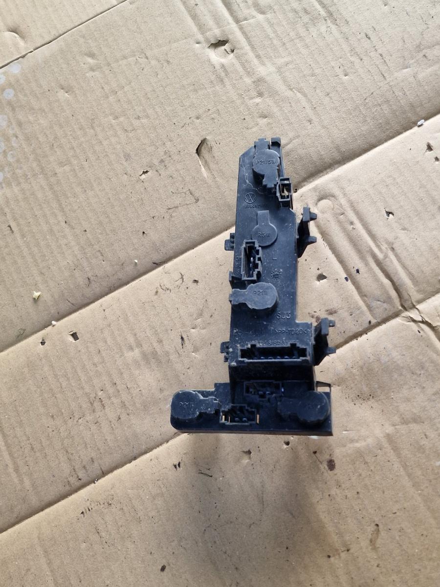 Soclu suport bec stop stanga VOLKSWAGEN GOLF IV Variant 1J5 1999 - 2006 1.9 TDI ATD, AXR 1J9945257A