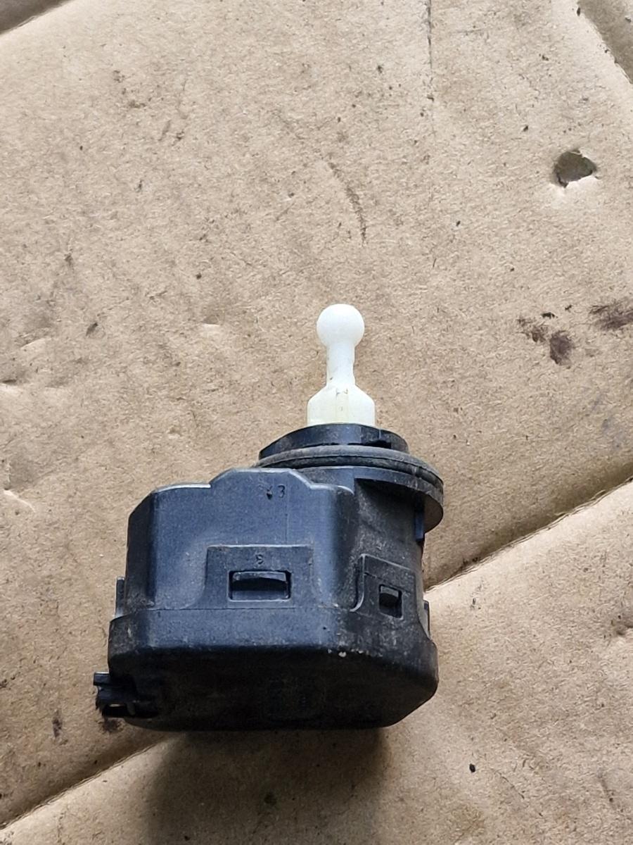 Motoras reglaj nivel faruri VOLKSWAGEN GOLF IV Variant 1J5 1999 - 2006 1.9 TDI ATD, AXR 1J0941295C