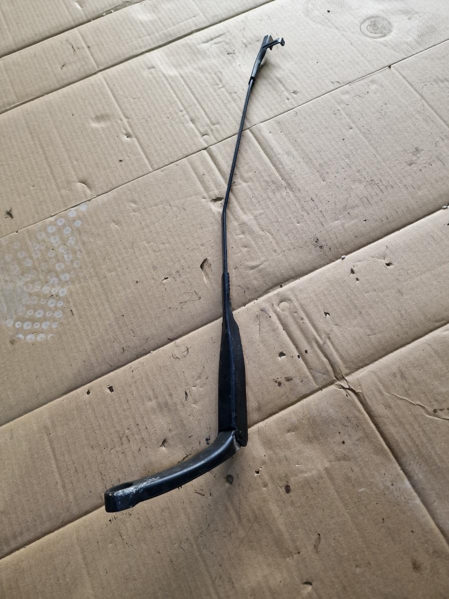 Brat stergator parbriz dreapta VOLKSWAGEN GOLF IV Variant 1J5 1999 - 2006 1.9 TDI ATD, AXR 1J1955410D