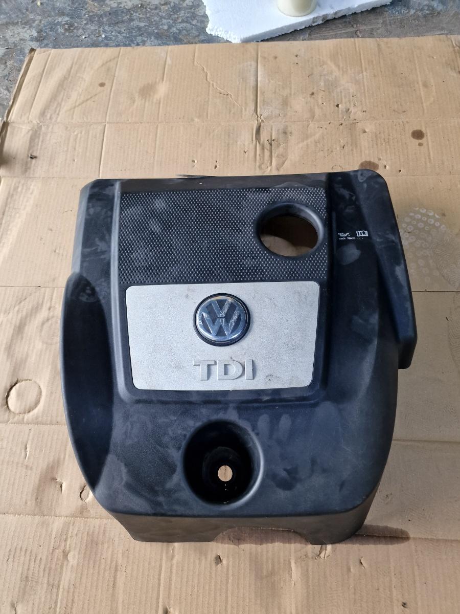 Capac motor (ornament) VOLKSWAGEN GOLF IV Variant 1J5 1999 - 2006 1.9 TDI AXR 038103925FK