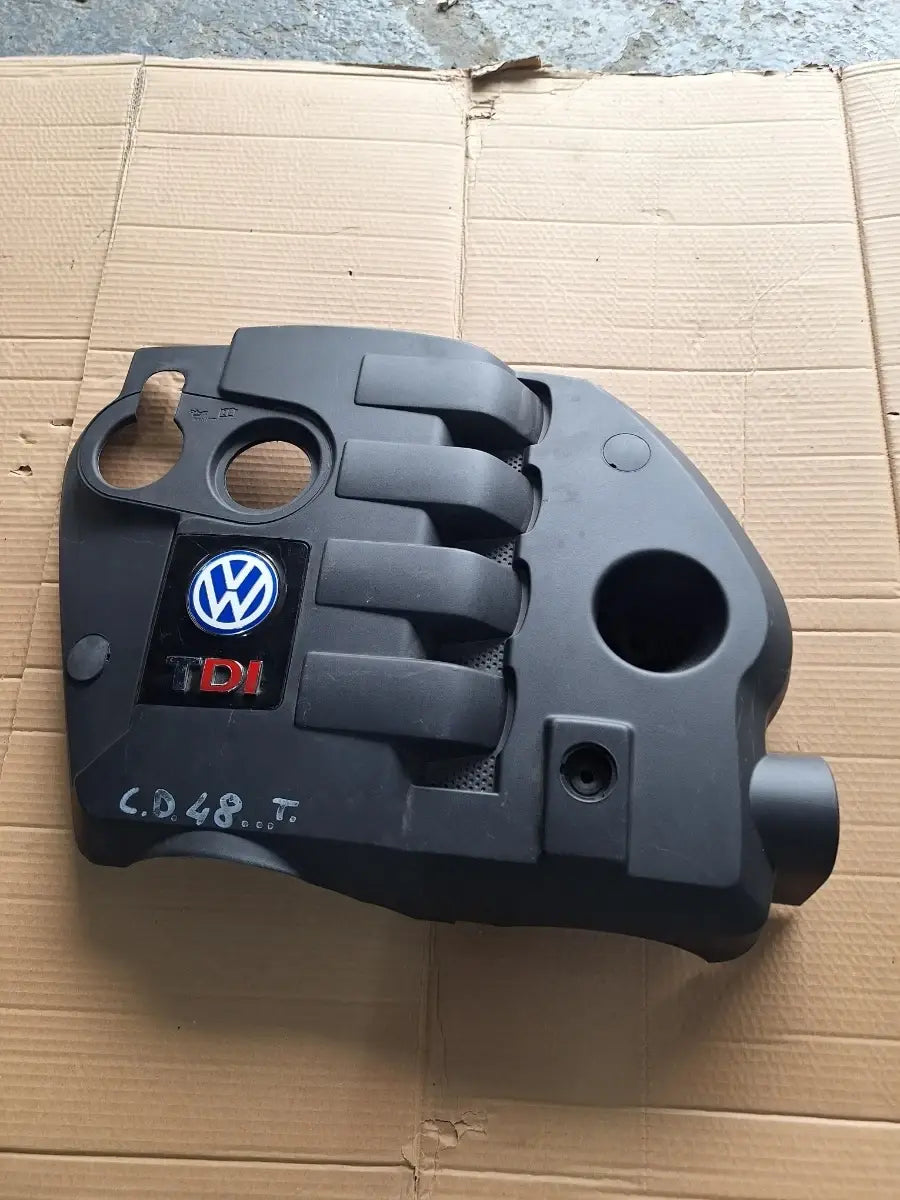 Capac motor (ornament) VOLKSWAGEN PASSAT 3B3 2000 - 2005 1.9 TDI AVF, AWX