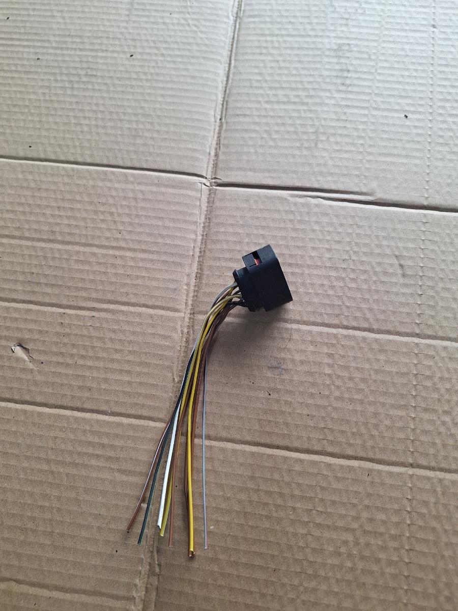 Mufa Conector far VOLKSWAGEN PASSAT 3B3 2000 - 2005 1.9 TDI AVF, AWX 1J0973735