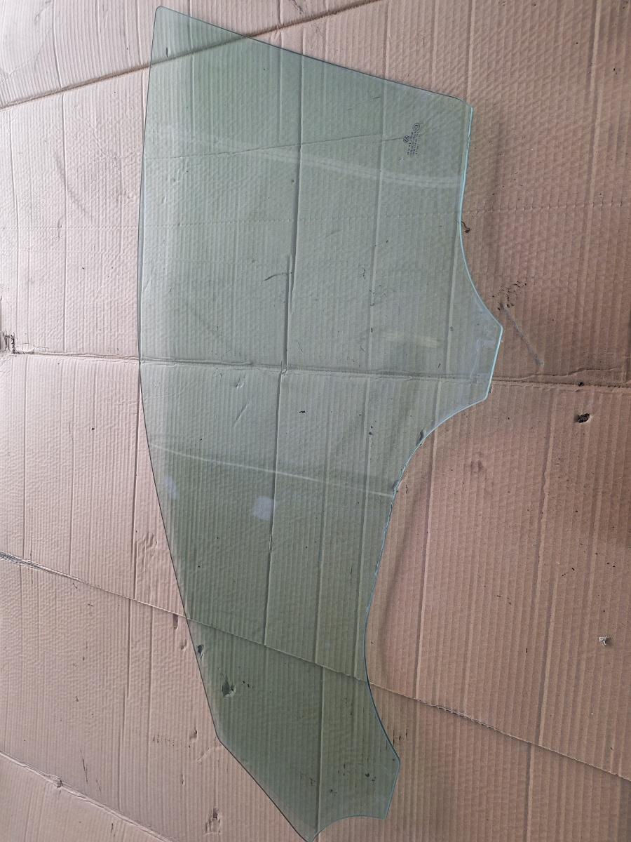 Geam portiera fata dreapta VOLKSWAGEN PASSAT 3B3 2000 - 2005 1.9 TDI AVF, AWX 3B4845202