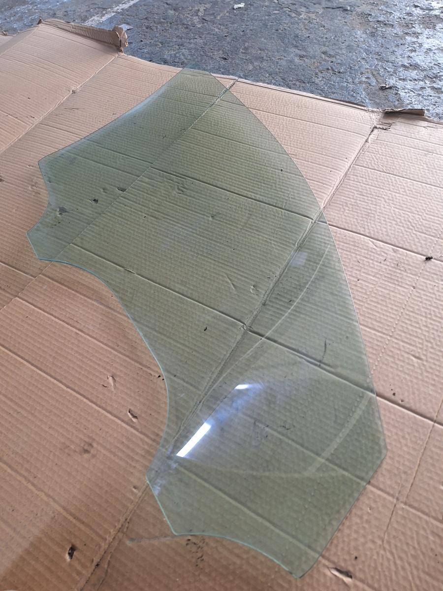Geam portiera fata stanga VOLKSWAGEN PASSAT 3B3 2000 - 2005 1.9 TDI AVF, AWX 3B4845201