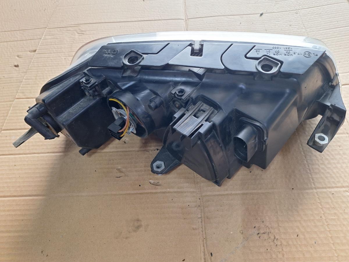 Far stanga VOLKSWAGEN PASSAT 3B3 2000 - 2005 1.9 TDI AVF, AWX
