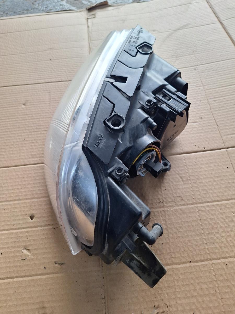 Far stanga VOLKSWAGEN PASSAT 3B3 2000 - 2005 1.9 TDI AVF, AWX