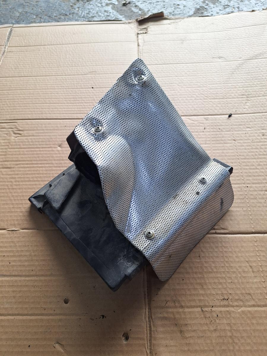 Capac carcasa filtru de aer VOLKSWAGEN PASSAT 3B3 2000 - 2005 1.9 TDI AVF, AWX 3B0129607Q
