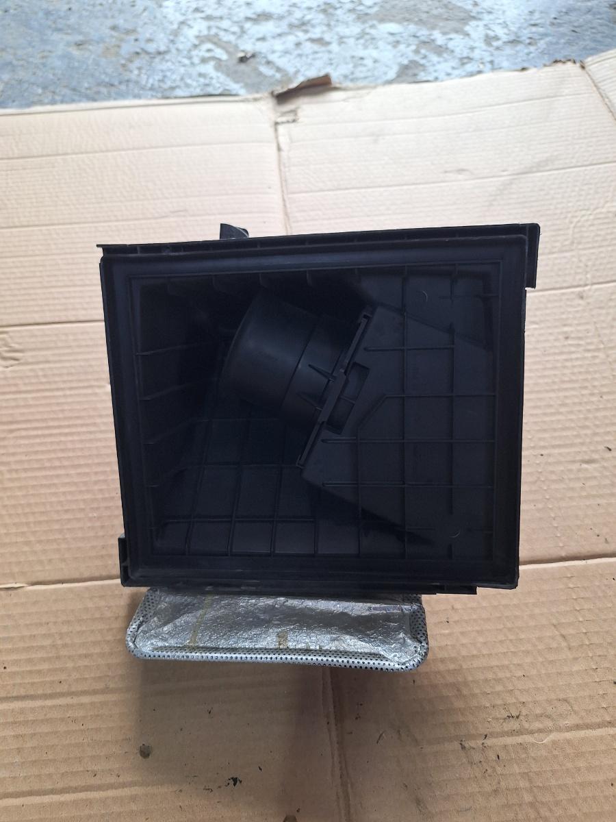 Capac carcasa filtru de aer VOLKSWAGEN PASSAT 3B3 2000 - 2005 1.9 TDI AVF, AWX 3B0129607Q
