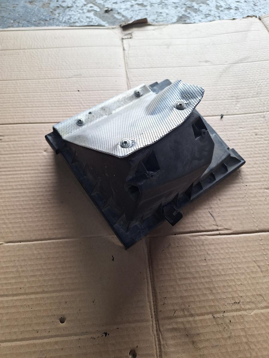 Capac carcasa filtru de aer VOLKSWAGEN PASSAT 3B3 2000 - 2005 1.9 TDI AVF, AWX 3B0129607Q