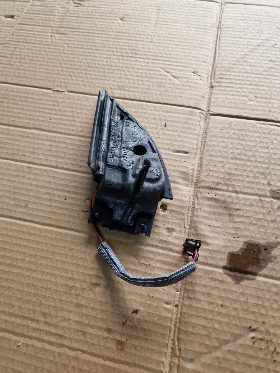 Difuzor de inalta frecventa portiera fata dreapta VOLKSWAGEN PASSAT 3B3 2000 - 2005 1.9 TDI AVF, AWX 3B0837994