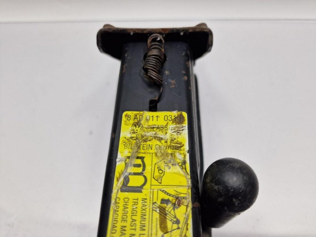 Cric AUDI A4 Avant 8D5, B5 1994 - 2001 1.6 ALZ 8A0011031F