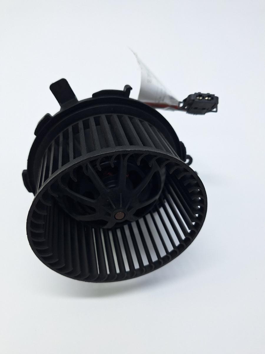 Ventilator aeroterma AUDI A4 IV Avant 8K5, B8 2007 - 2015 2.0 TDI CAGA, CJCA, CMEA, CMFA 8K1820021C