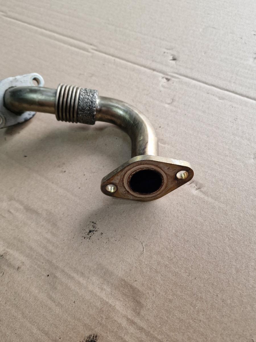 Conducta/furtun supapa EGR VOLKSWAGEN PASSAT 3B3 2000 - 2005 1.9 TDI AVF, AWX 038131521AJ