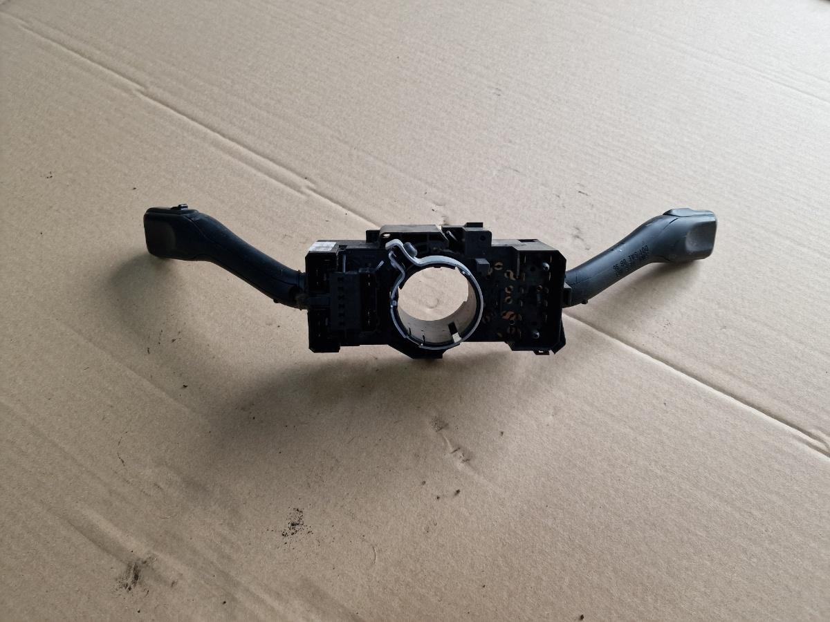 Ansamblu maneta stergatoare semnalizare VOLKSWAGEN PASSAT 3B3 2000 - 2005 1.9 TDI AVF, AWX 4B0953503E