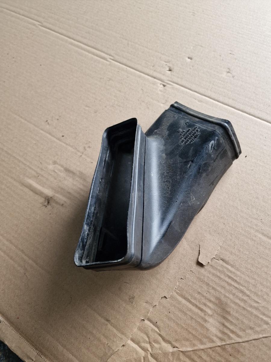 Furtun admisie aer VOLKSWAGEN PASSAT 3B3 2000 - 2005 1.9 TDI AVF, AWX 3B0129617D
