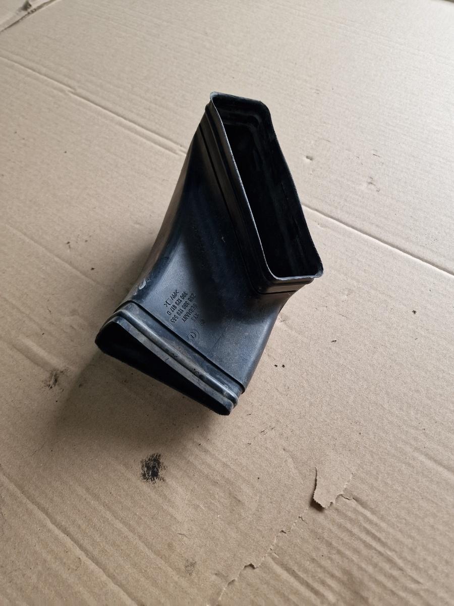 Furtun admisie aer VOLKSWAGEN PASSAT 3B3 2000 - 2005 1.9 TDI AVF, AWX 3B0129617D