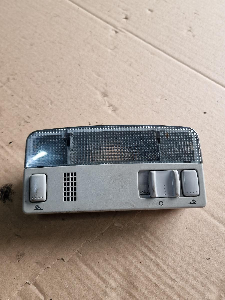 Plafoniera VOLKSWAGEN PASSAT 3B3 2000 - 2005 1.9 TDI AVF, AWX 3B0947105C