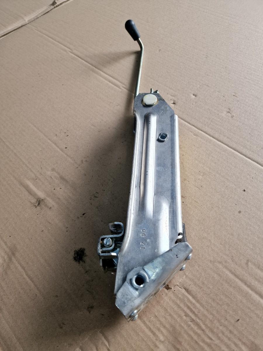 Cric VOLKSWAGEN PASSAT 3B3 2000 - 2005 1.9 TDI AVF, AWX 8L0011031A