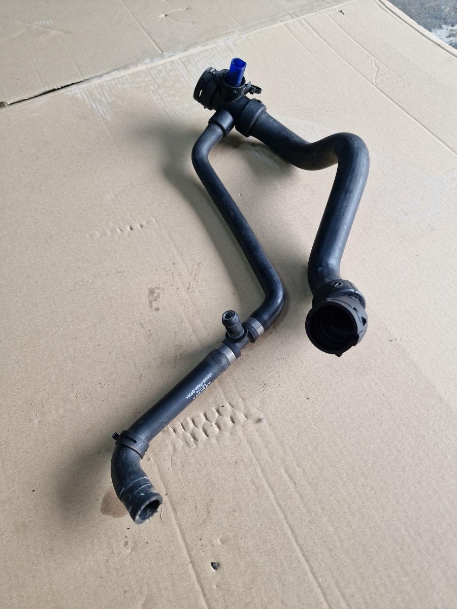 Furtun apa radiator motor VOLKSWAGEN PASSAT 3B3 2000 - 2005 1.9 TDI AVF, AWX 8D0121049H
