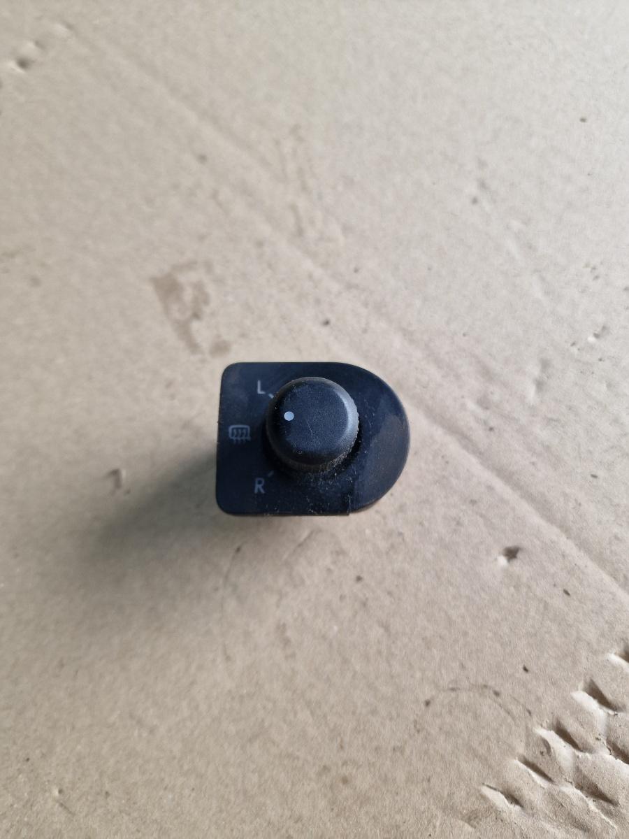 Buton reglaj oglinda laterala VOLKSWAGEN PASSAT 3B3 2000 - 2005 1.9 TDI AVF, AWX 1J1959565F