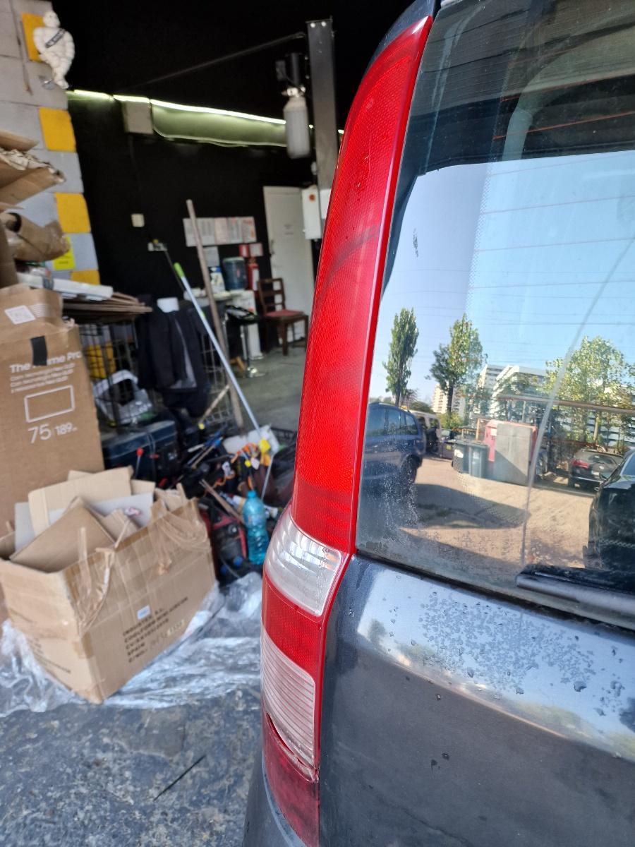 Lampa stanga spate FIAT PANDA 169_ 2003 -> 1.1 187 A1.000