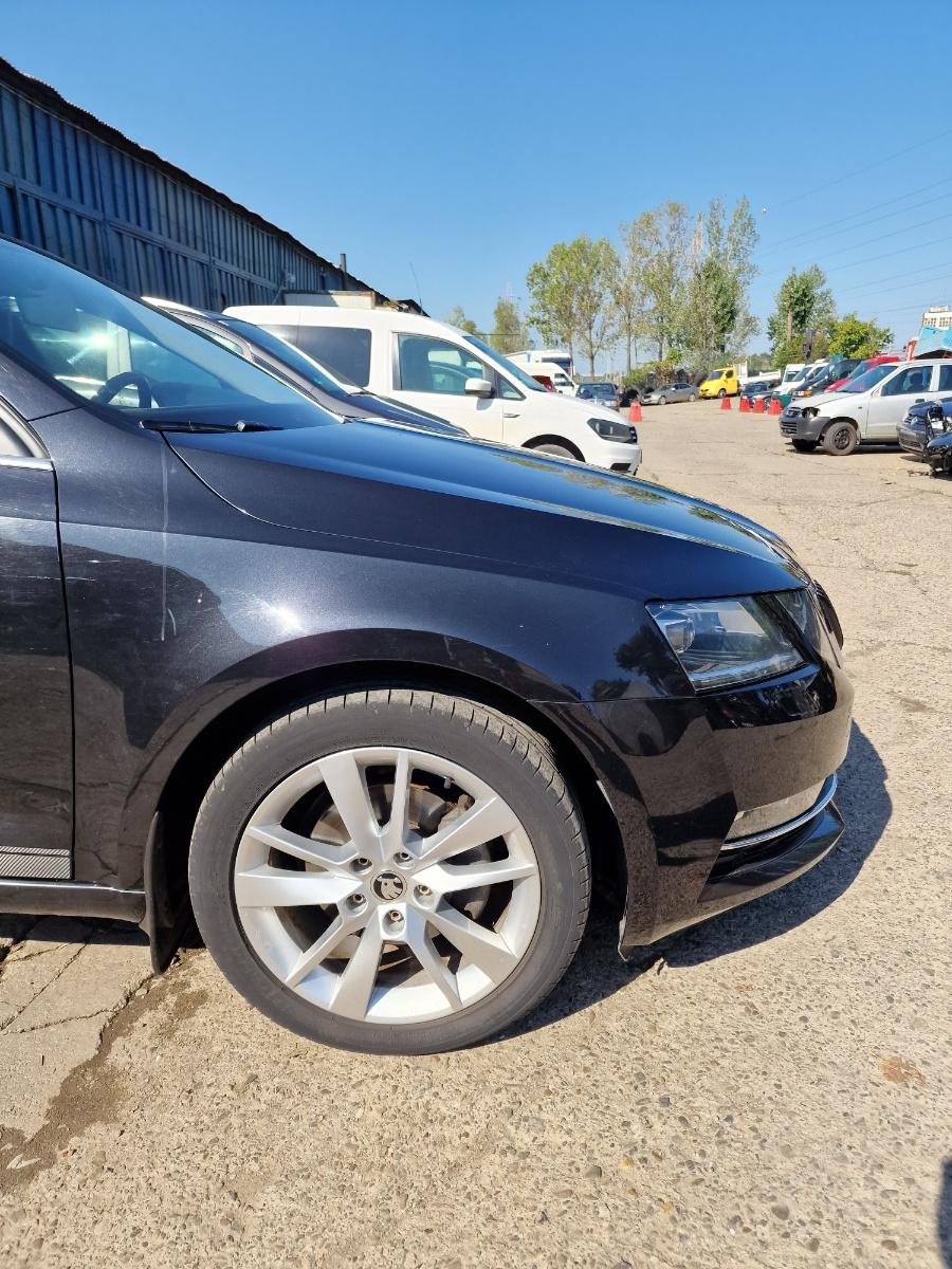 Fata completa cu faruri LED de Europa SKODA OCTAVIA III 5E3 2019 FACELIFT 2.0 TDI DFFA , negru LF9R