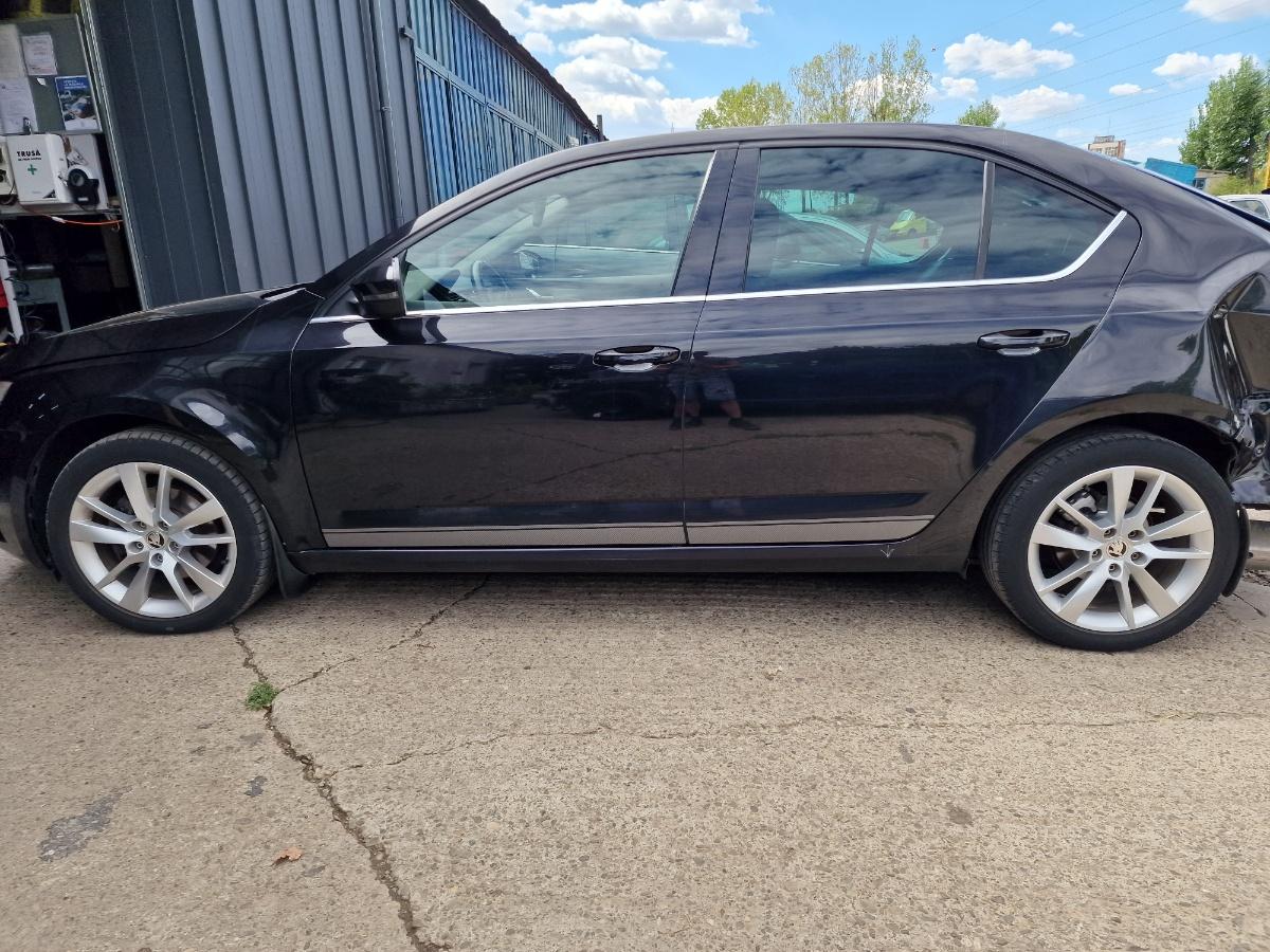 Jante din aliaj R17 SKODA OCTAVIA III 5E3, NL3, NR3 2012 -> 2.0 TDI CKFC, CRMB, CYKA, DFFA 7JX17 ET49 5E0601025BG