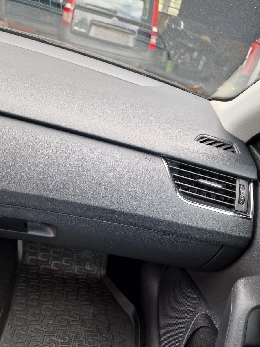 Set airbaguri SKODA OCTAVIA III 5E3, NL3, NR3 2012 -> 2.0 TDI CKFC, CRMB, CYKA, DFFA 5E1857007AR