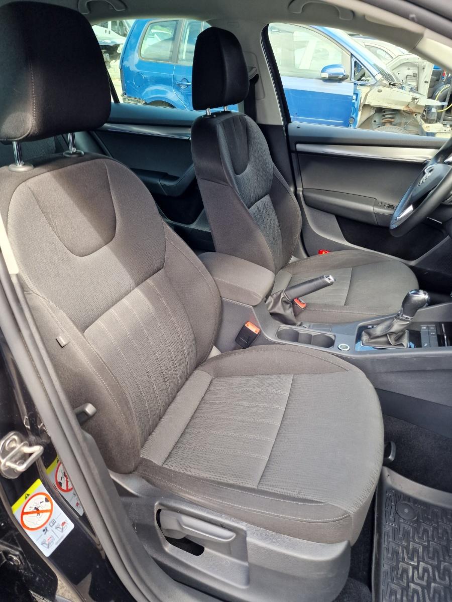 Scaune si banchete interior cu ornamente panou portiera SKODA OCTAVIA III 5E3, NL3, NR3 2019 Facelift 2.0 TDI DFFA