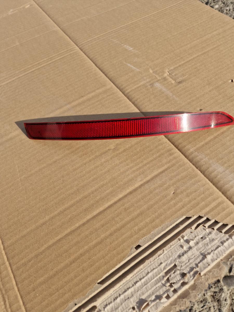 Reflector stopuri dreapta spate SKODA OCTAVIA III 5E3, NL3, NR3 2012 -> 2.0 TDI CKFC, CRMB, CYKA, DFFA 5E5945106A