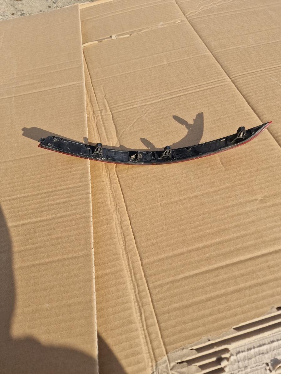 Reflector stopuri dreapta spate SKODA OCTAVIA III 5E3, NL3, NR3 2012 -> 2.0 TDI CKFC, CRMB, CYKA, DFFA 5E5945106A