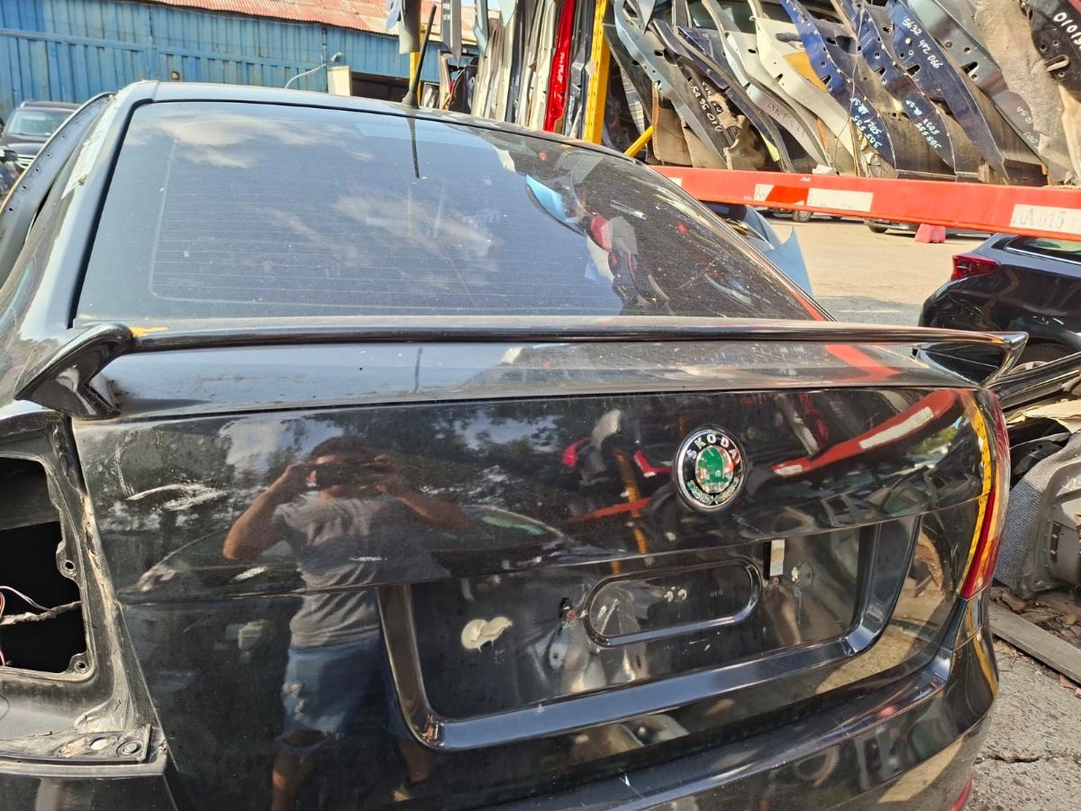 Eleron hayon/portbagaj SKODA OCTAVIA 1Z3 2004 - 2013 2.0 TDI 16V BKD, CFHC, CLCB